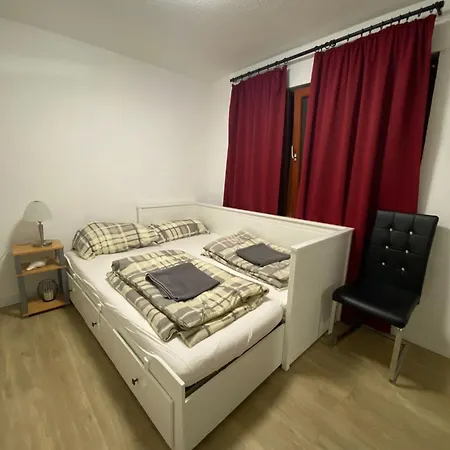 Mit Doppelbett In *
