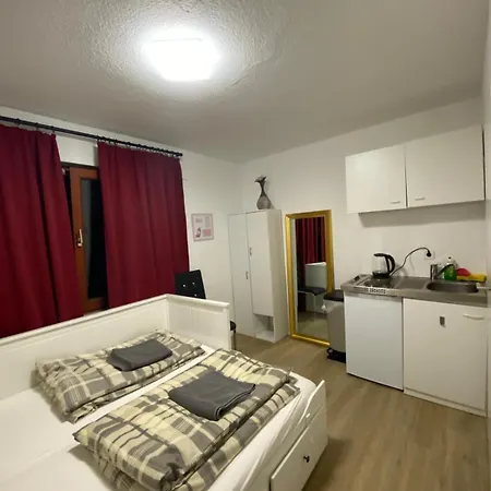 Mit Doppelbett In *