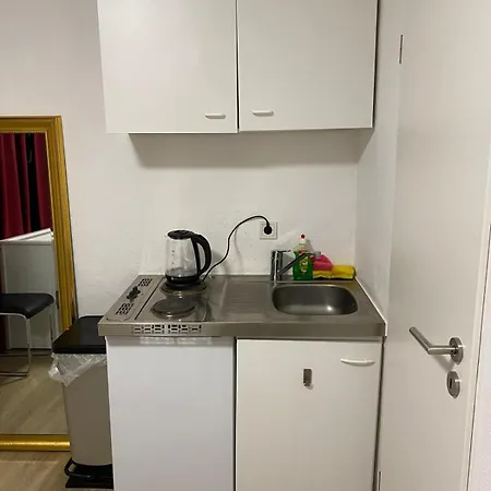 Mit Doppelbett In 아파트
